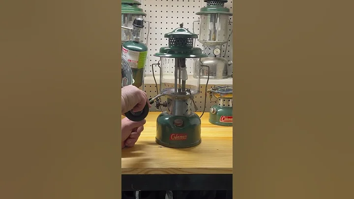 How to operate a 1955 Coleman lantern 220E #fyp #lantern #coleman