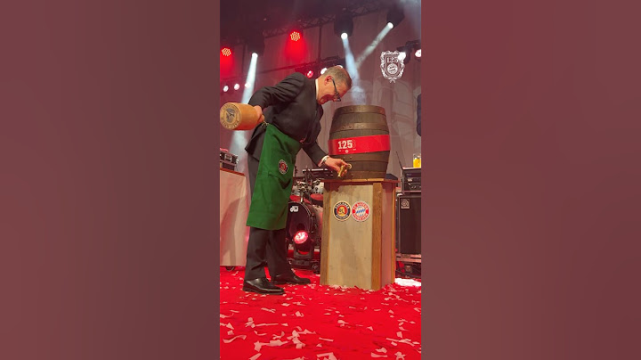 O’zapft is! 🍻 Jan-Christian Dreesen leitet die Feierlichkeiten ein! 👏🥳 #Paulaner