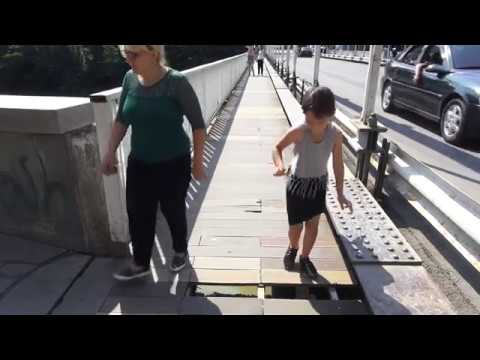 სახიფათო და სილამაზედაკარგული ხიდი ბორჯომში