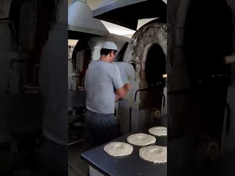 Видео: Рынок Ташкента. Как ПЕКУТ хлеб в Узбекистане. Ташкент.