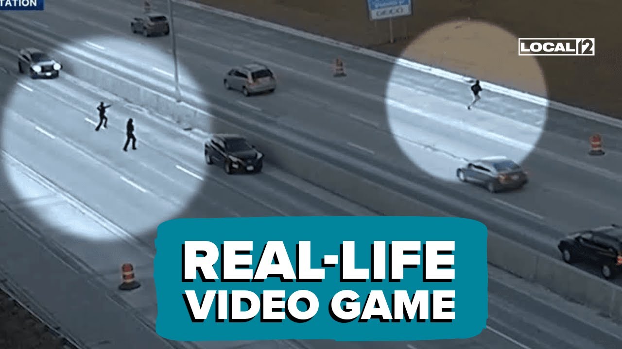 VIDEO: Police chase teenage suspect on foot across busy highway - YouTube