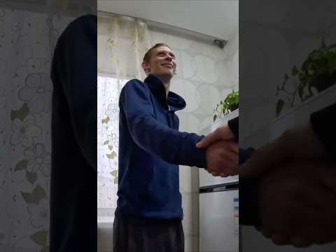 Макс Ващенко БЕДНЫЙ ШКОЛЬНИК ВЕРНУЛСЯ! #shortsyoutube #максващенко