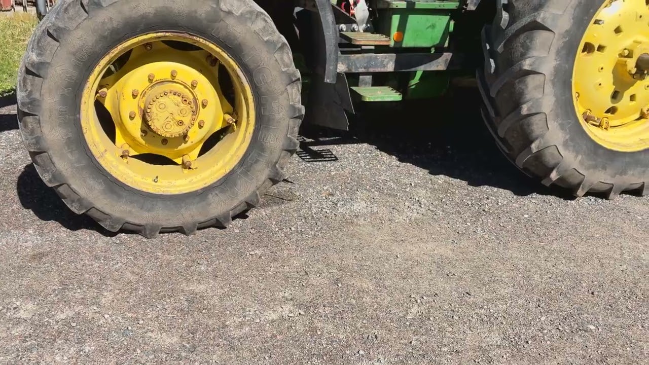 Traktor med lastare JOHN DEERE 4040 S