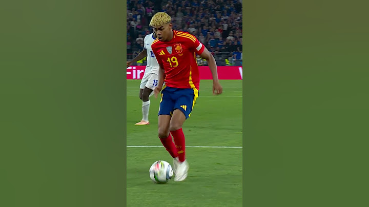 Lamine Yamal makes it 3-0 from the spot #spain