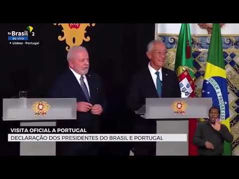 Presidente tem dificuldade para entender jornalista portuguesa em Portugal falando portugues
