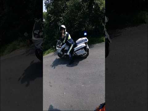 ВСТРЕТИЛ ДОБРОГО МОТОБАТА👮♂️ #police #полиция #погоня #bikelife #enduro #endurolive #motocross #brz