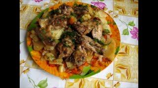 Вкусный картофель и куриные крылышки в рукаве. Вкусный картофель и куриные крылышки в рукаве.