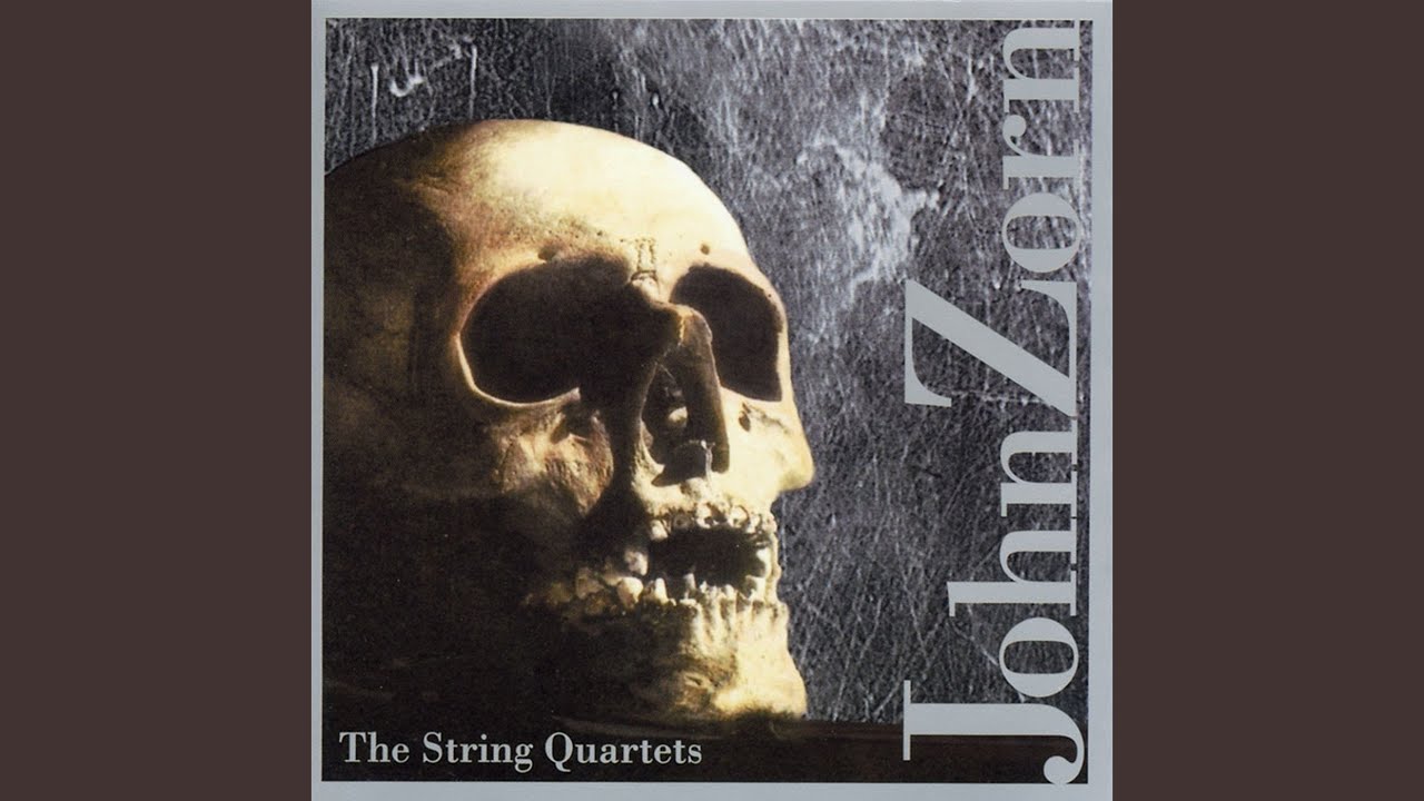 邦楽 memento mori Memento Mori • Sandalwood & Patchouli Candle – Red Halftone