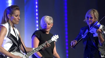 Dixie Chicks WHITE TRASH WEDDING BAND INTROS INSTRUMENTAL READY TO RUN Cleveland Ohio June 3 2016