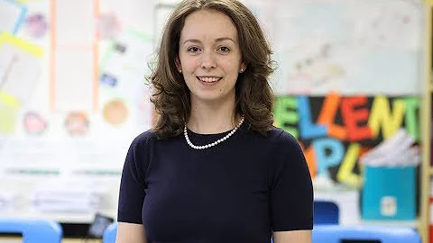 Helen Jones - Athro Newydd Eithriadol/Outst...  Ne...