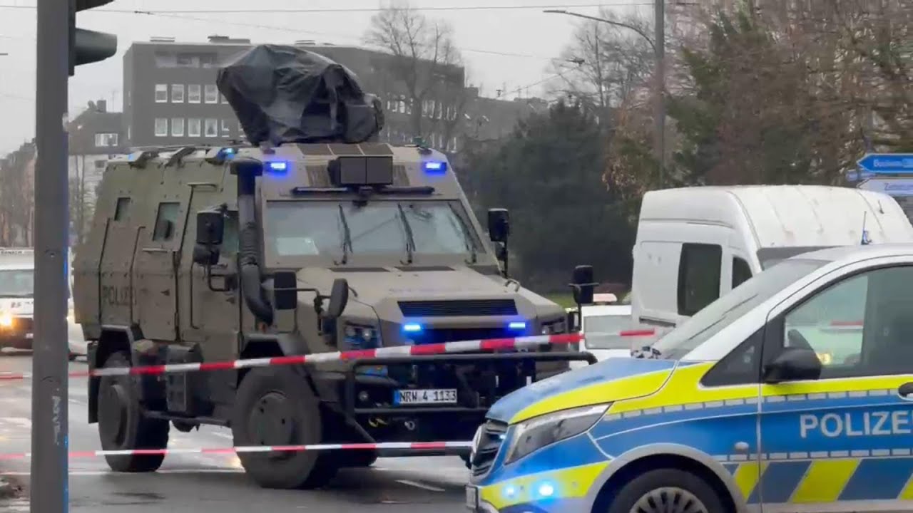 [POLIZISTEN VERLETZT/MANV🚨] Großübung in Industriegebiet🚓》SEK Essen uvm.》Einsatzfahrten