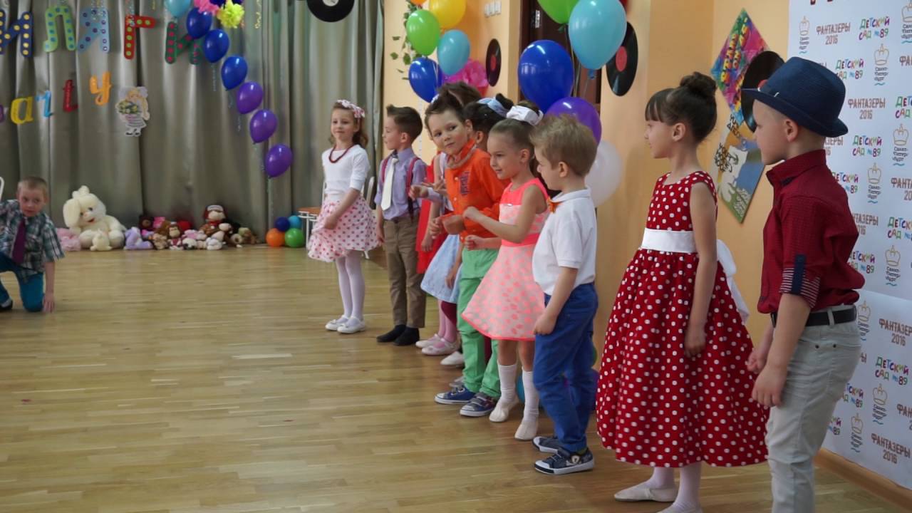 Видео стиляги детский сад. Прическа на выпускной в детский сад Стиляги. Прическа на выпускной в детский сад в стиле Стиляги. Причёска стиляг на выпускной в детский садик. Выпускной в садике Стиляги.