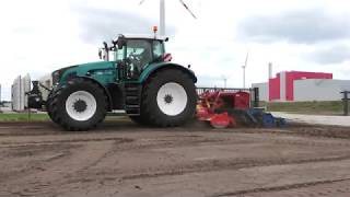 GRAS ZAAIEN MET EEN FENDT 939 KUHN HR B 302 ROTORKOPEG KONGSKILDE TWINSEEDER ZAAIMACHINE