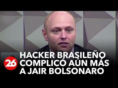 Un hacker brasileño dice que Bolsonaro le pidió manipular una máquina de votación