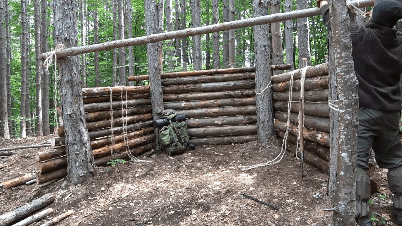 solo bushcraft,Build a wooden rest stop along the way-my life bushcraft