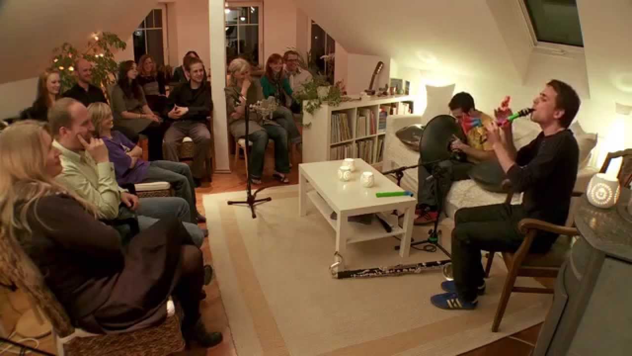 Christoph Pepe Auer & Manu Delago - Turntabla vs. Pepephon (Life in Rooms 7/7)