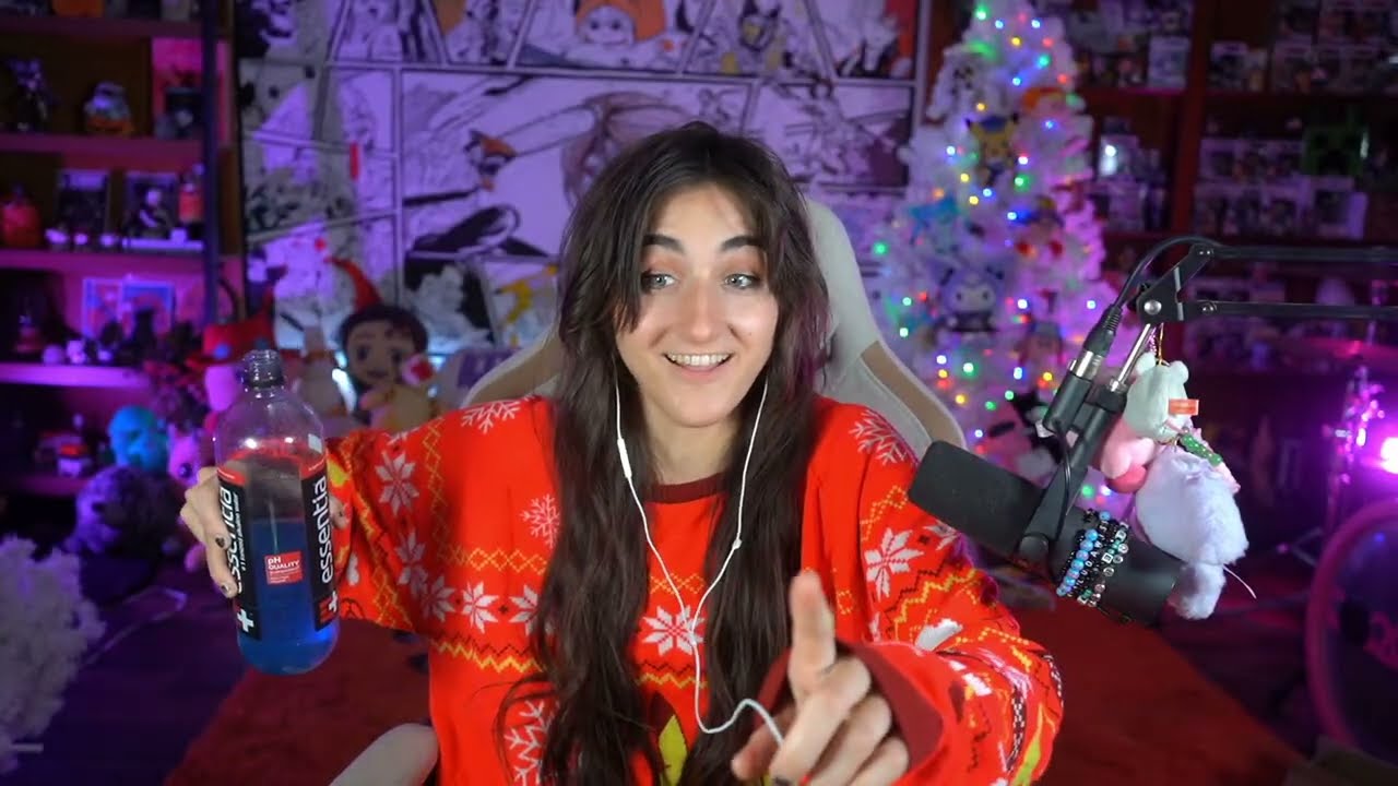 Ludawissy - [November 8th 2025] Reacting To TikTok Comments + Cinema Simulator