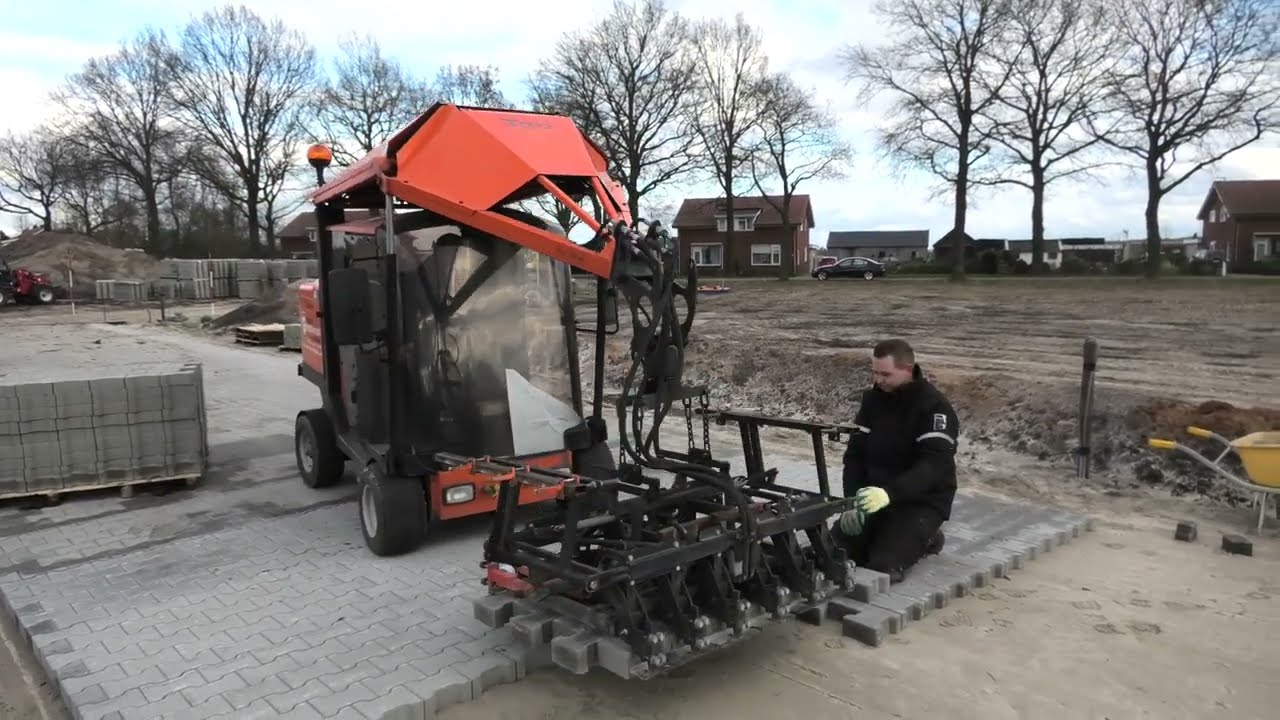 MACHINAAL STRATEN VAN H_KLINKERS OPTIMAS H 88 TORO WIEDEMANN 2070