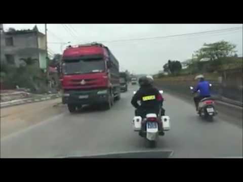 Video Công an rượt đuổi xe khách tại Quảng Ninh gay cấn như... - youtube
