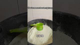 How to measure flour the right way using cups