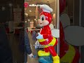 Jollibee in Milan,italy #jollibee #filipino #ofw #couple