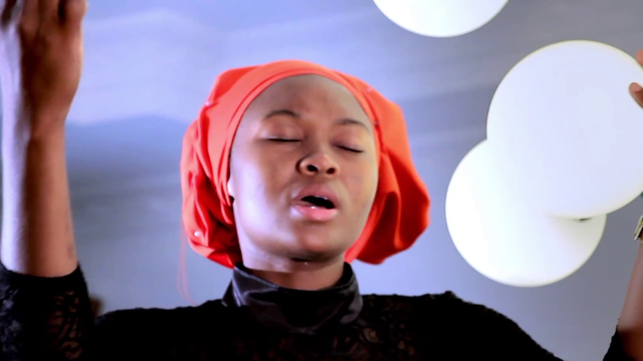 Download Sarah Adam - Wewe una Nguvu (Official Video)