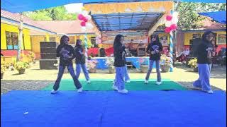 Tari kreasi kelas V.