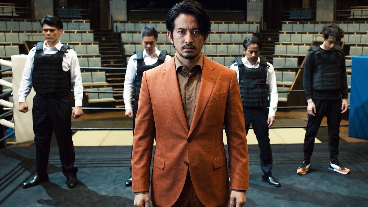 史上最狂の潜入捜査官！ボスの女を奪い、ヤクザの頂点に君臨して警察と裏社会を牛耳る男！映画『ヘルドッグス』