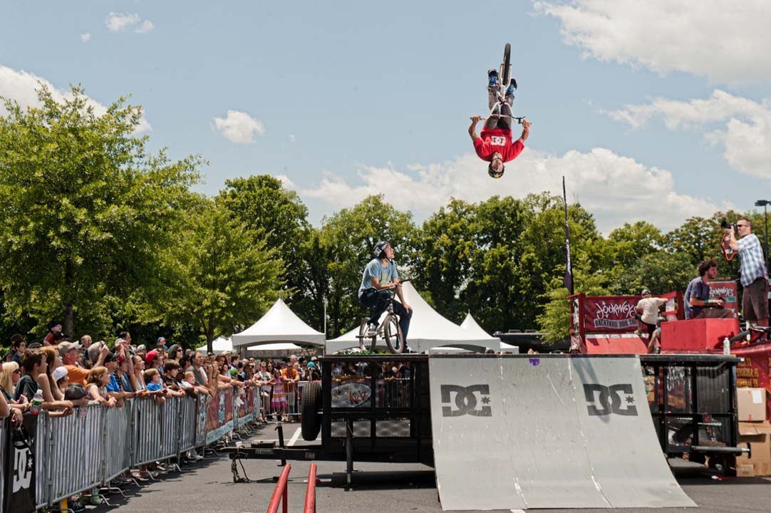 Dc Shoes Backyard Bbq Bmx Demo Youtube