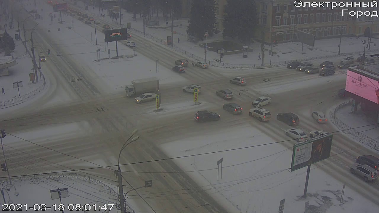 Теракт в новосибирске сегодня. Автомобили на Красном проспекте Новосибирск. Что сейчас происходит на Красном проспекте Новосибирск.