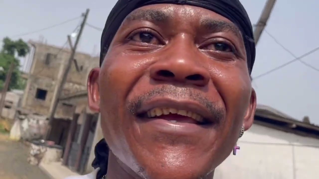 Un train a failli me ôter la vie pendant que je rentrais de mon boulot à pied, partir de 2￼