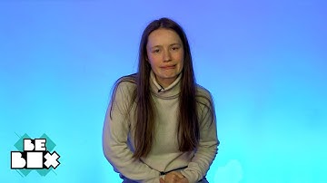 Did Sigrid babysit for Taylor Swift