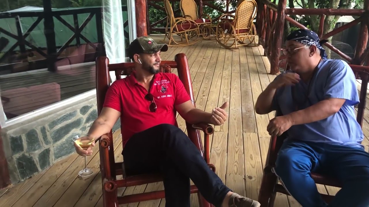 El Dr Fabio Abreu y Miguel Román hablan de la importancia de las mitocondrias.