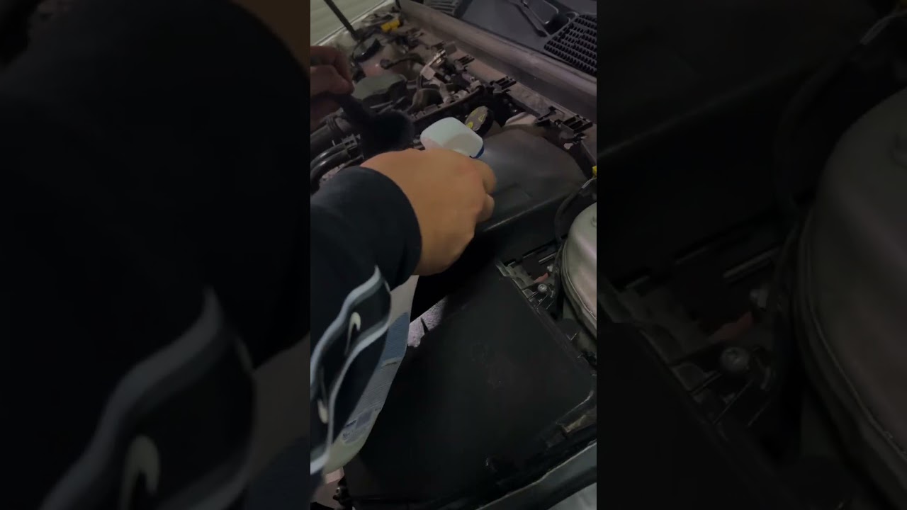 Curățare compartiment motor Mercedes-Benz CLA 250e #detailing #car #carcare #carcleaning