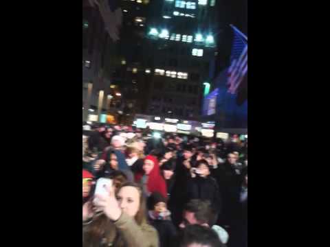 rockefeller-center-christmas-tree-lighting-2014