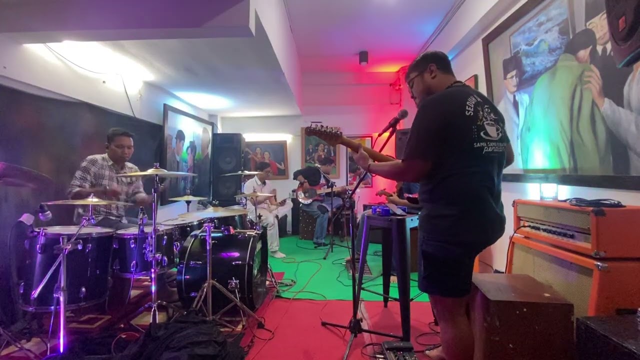 My Facebook x Sang Penghibur x Hitamku (cover)