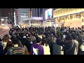 【 衝撃 】人気が凄すぎて大きな人集りがっ‼︎ 路上で聴けるうちに聴いた方がいいオリジナル曲ばかりです！ きゃない 新宿路上ライブ2022.4.16