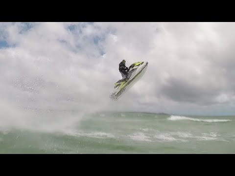 Jet Ski Wave Jumping (Jumping Big