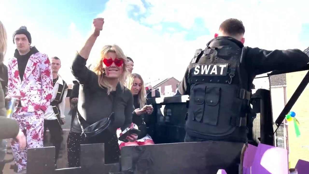 Lelijke Eendjes - Officiële videoclip