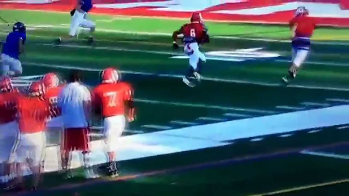 Marcus Blackmon splitting defenders