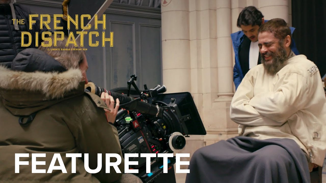 "La Famille" Featurette