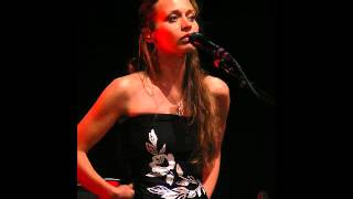 Fiona Apple - Slow Like Honey (Amazing Live version!!)