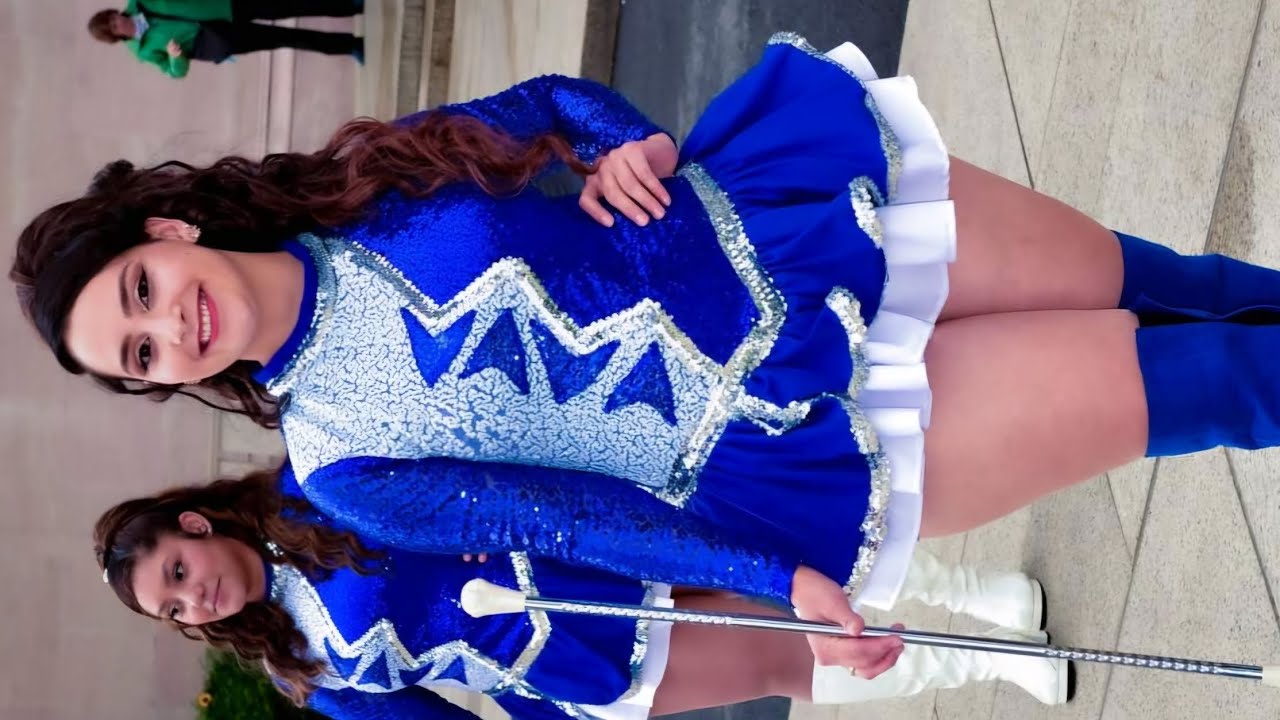 HERMOSA Cachiporristas de BANDA EL PULGARCITO