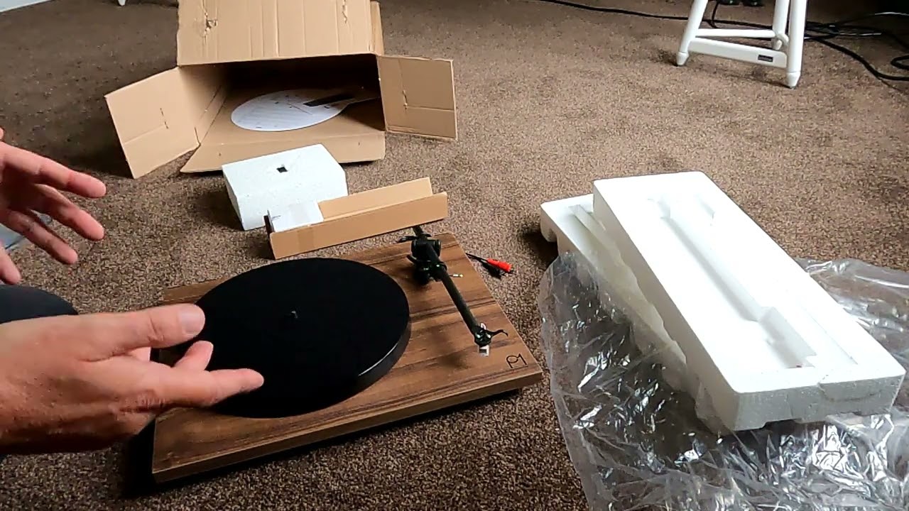 Rega PLANAR 1 Giradischi con Trazione a Cinghia Walnut
