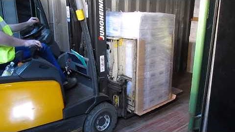 Slip Sheet Handling (unloading) - Yusen Logistics (Czech) Strancice