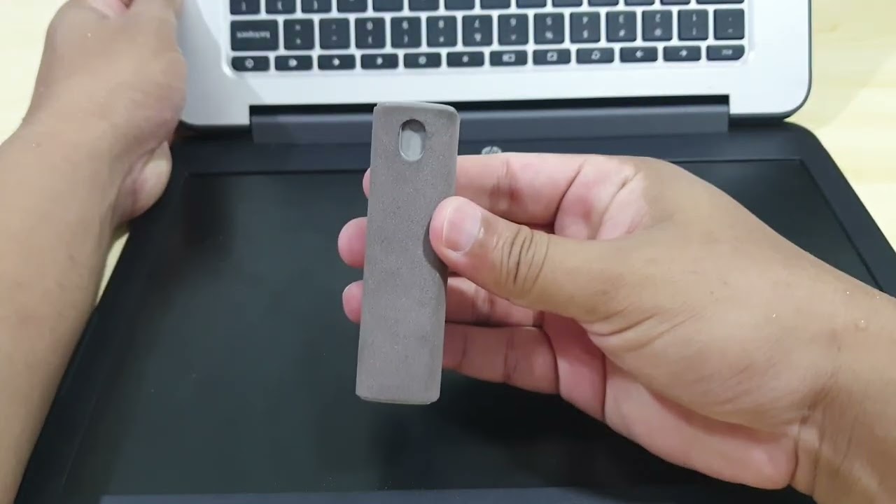Cuci Monitor Laptop Pakai Phone Screen Cleaner