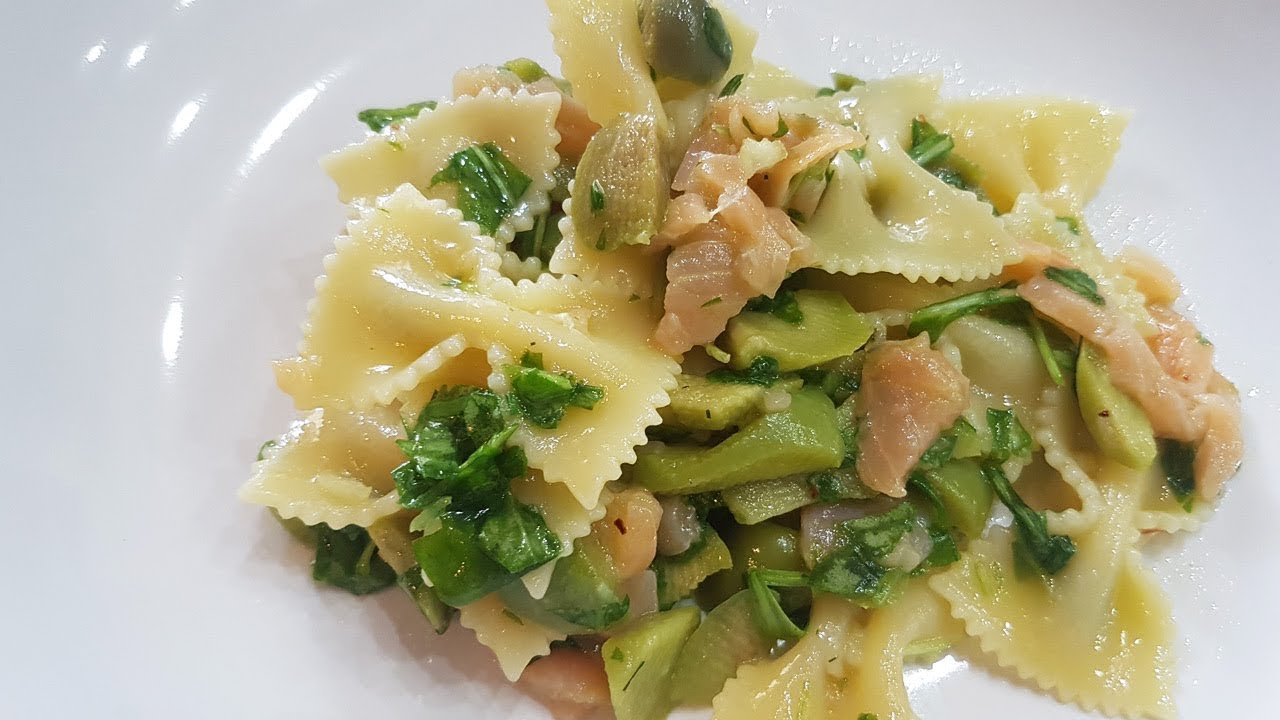 PASTA FREDDA CON SALMONE OLIVE VERDI E RUCOLA | FoodVlogger - YouTube