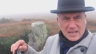 No dolmen do Forno dos Mouros da Faladora. Federico Maciñeira.