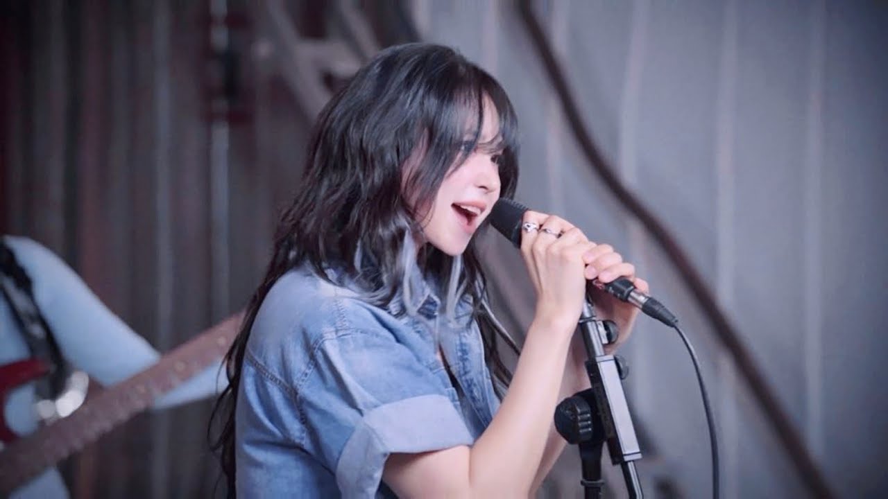 ROCK & ROLL • LIVE CLIP