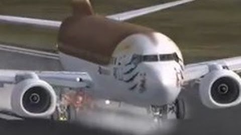 FSX PMDG NGX 737 crash landing blown tyre